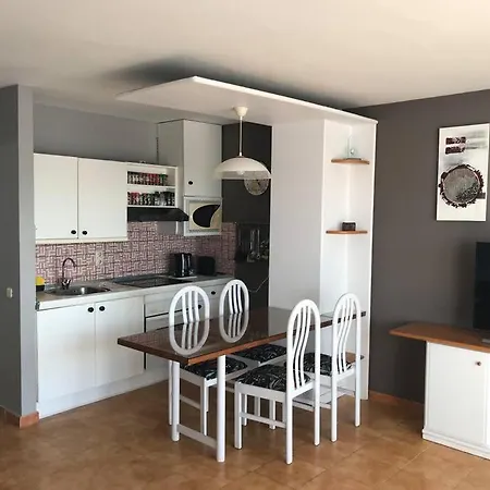 Daruma Apartments 1-Bedroom Apartment With Sea Views Apartment *